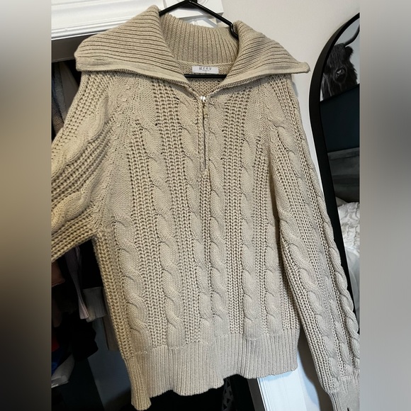 Grey Bandit Sweater - Picture 2 of 7